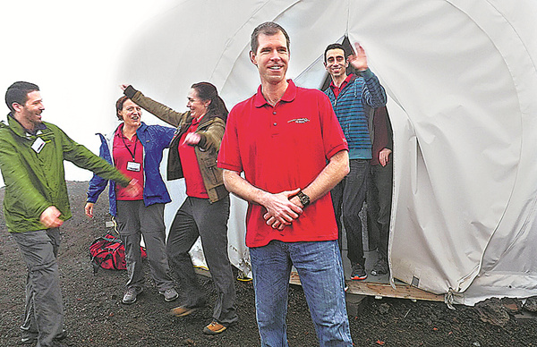 Six emerge after yearlong Mars simulation