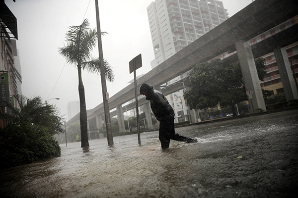 Hurricane Irma gives Florida a coast-to-coast pummeling