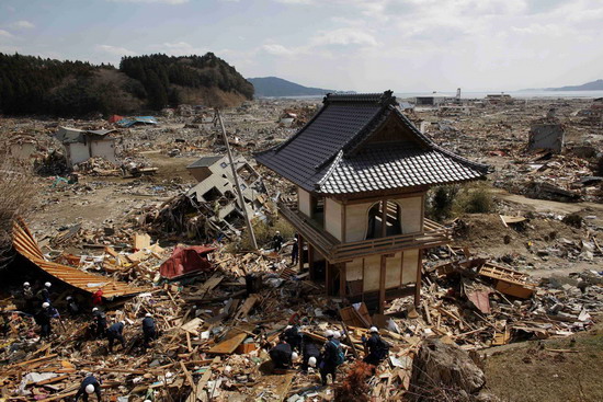 Japan cites radiation in milk, spinach near plant